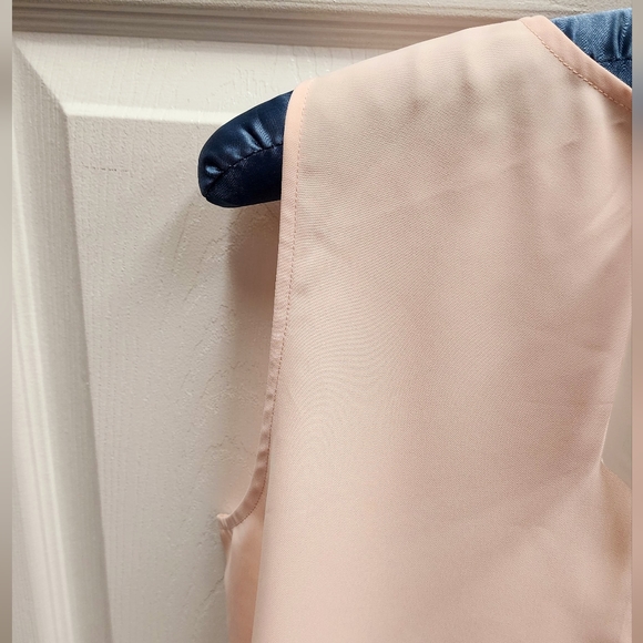 Uniqlo drape sleeveless blouse - Picture 4 of 4